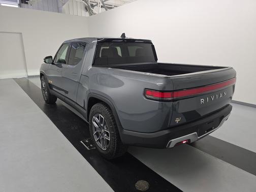2023 Rivian R1T Adventure Quad Motor Large Pack