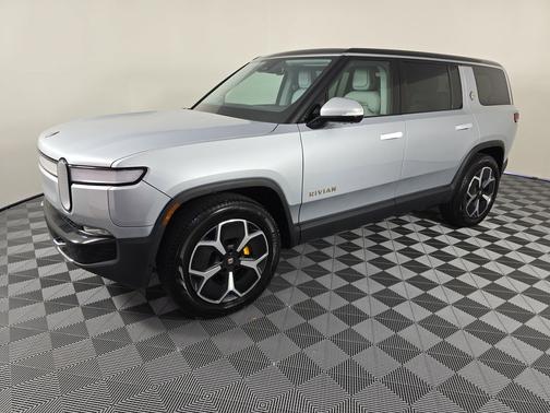 2023 Rivian R1S Adventure Package