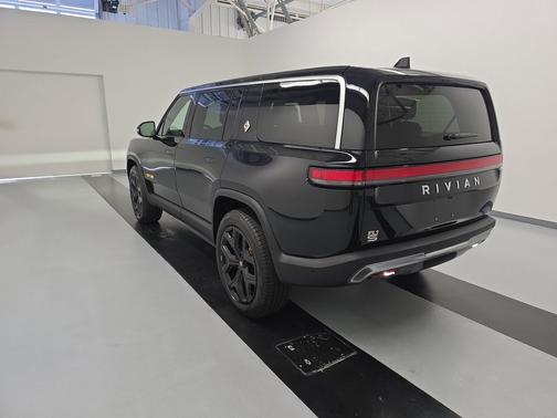 2022 Rivian R1S Launch Edition