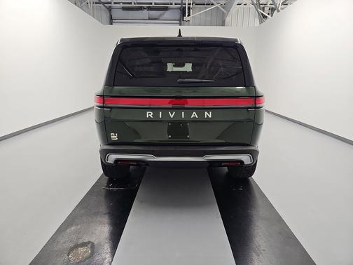 2023 Rivian R1S Adventure