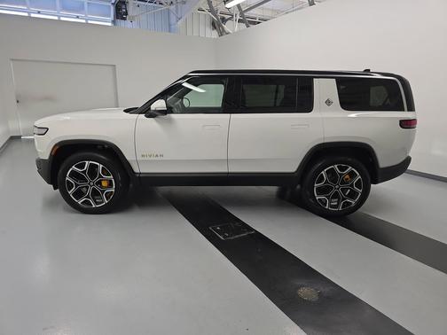 2022 Rivian R1S Launch Edition