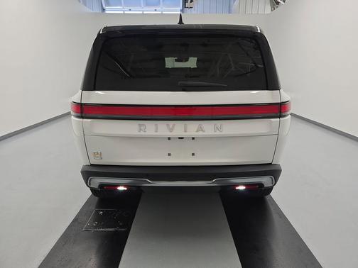 2022 Rivian R1S Launch Edition