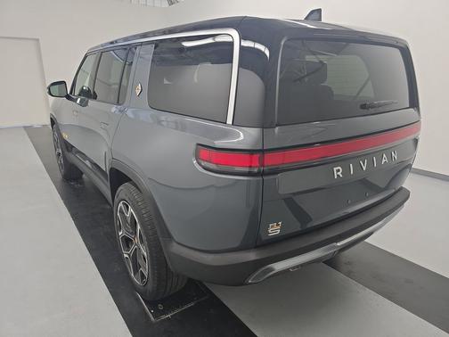 El Cap Granite 2023 Rivian R1S Adventure