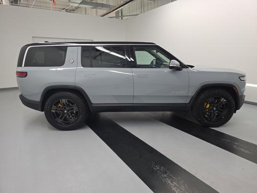 2023 Rivian R1S Adventure