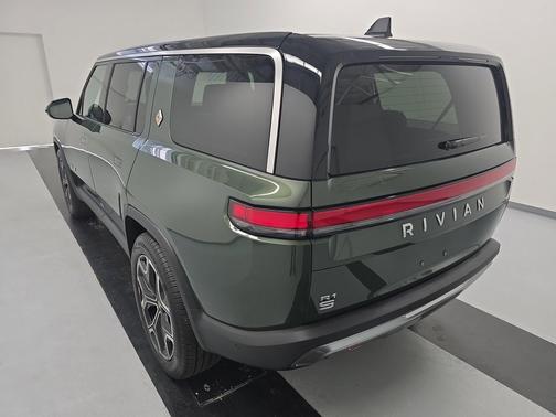 Forest Green paint 2025 Rivian R1S Adventure trim