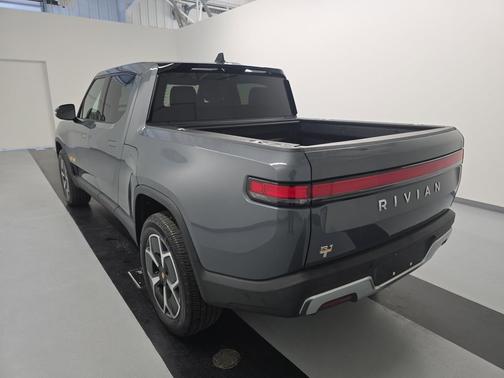 2022 Rivian R1T Adventure