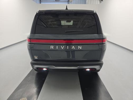 2023 Rivian R1S Adventure
