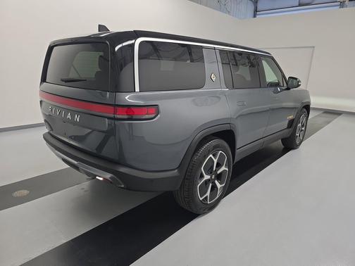2023 Rivian R1S Adventure