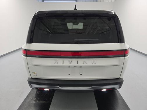 2023 Rivian R1S Adventure