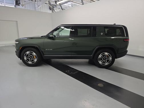 2023 Rivian R1S Adventure