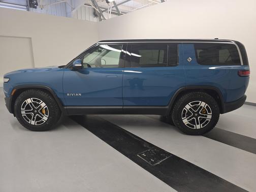 2023 Rivian R1S Adventure