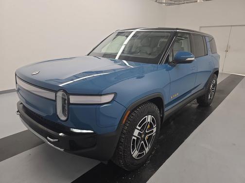 2023 Rivian R1S Adventure