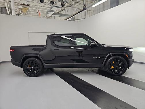 Midnight 2022 Rivian R1T Adventure