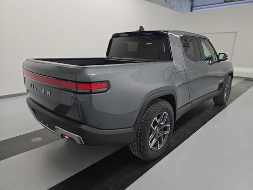 2022 Rivian R1T Adventure
