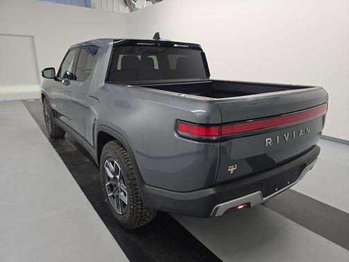 2022 Rivian R1T Adventure