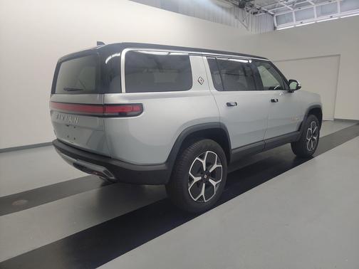 2023 Rivian R1S Adventure