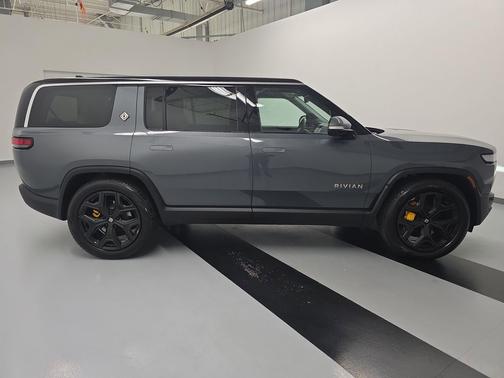 2024 Rivian R1S Adventure Quad Motor Large Pack