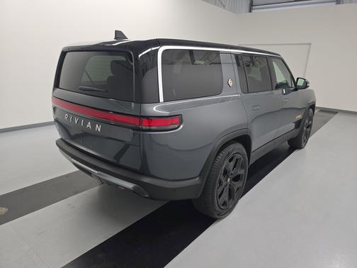 2024 Rivian R1S Adventure Quad Motor Large Pack