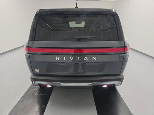 2024 Rivian R1S Adventure Quad Motor Large Pack