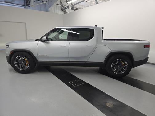 2023 Rivian R1T Adventure Quad Motor Large Pack