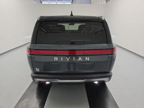 2023 Rivian R1S Adventure