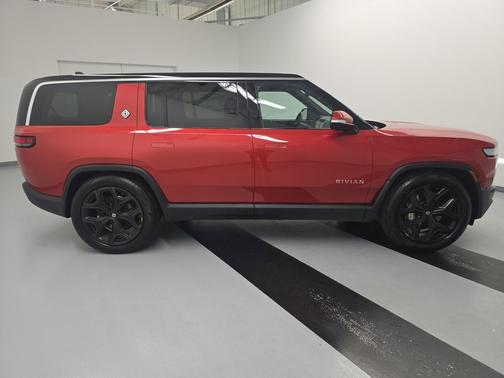 2024 Rivian R1S Adventure Package