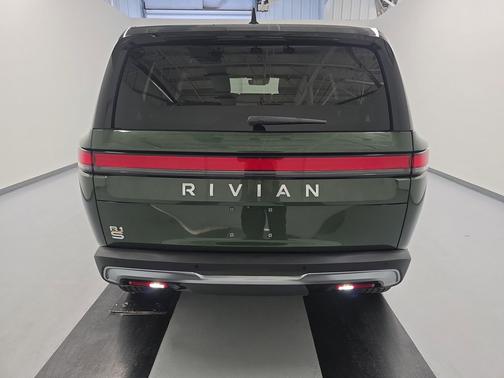 2024 Rivian R1S Adventure Quad Motor Large Pack