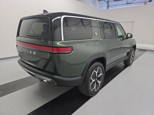2024 Rivian R1S Adventure Quad Motor Large Pack