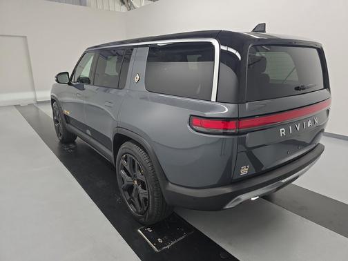 2024 Rivian R1S Adventure Quad Motor Large Pack