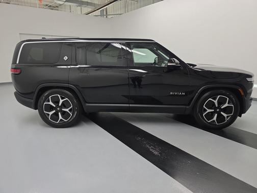 2023 Rivian R1S Adventure
