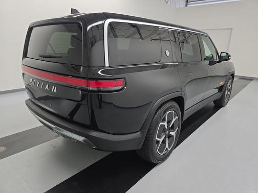 2023 Rivian R1S Adventure