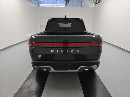 2022 Rivian R1T Adventure