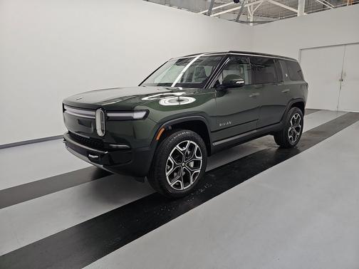 Forest Green paint 2025 Rivian R1S Adventure trim