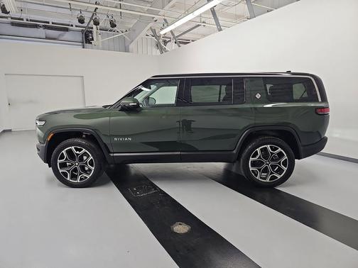 Forest Green paint 2025 Rivian R1S Adventure trim