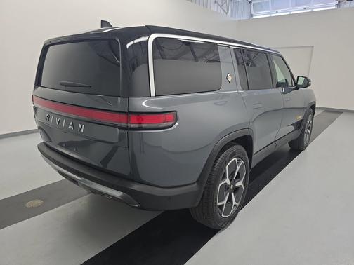 El Cap Granite 2023 Rivian R1S Adventure