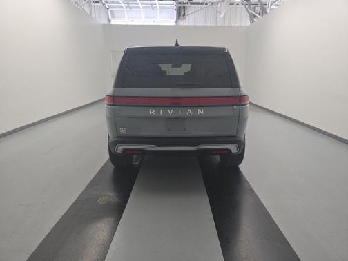 2023 Rivian R1S Adventure