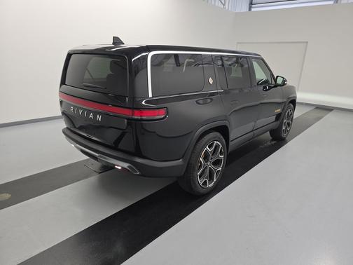 2023 Rivian R1S Adventure
