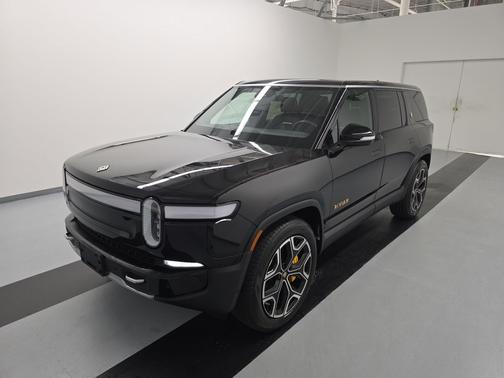 2023 Rivian R1S Adventure
