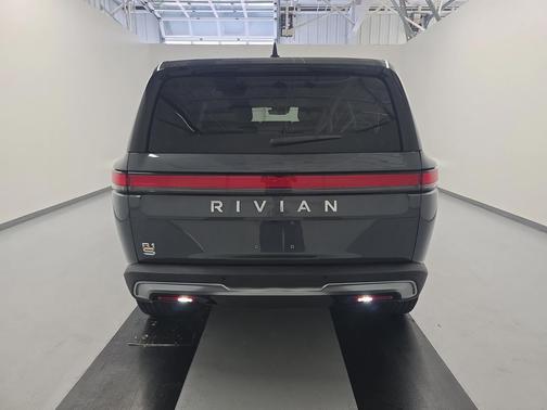 El Cap Granite 2022 Rivian R1S Launch Edition