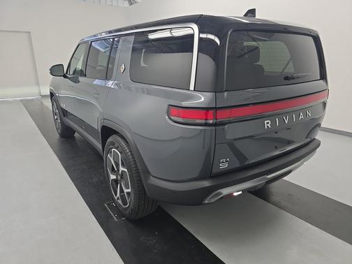 El Cap Granite 2024 Rivian R1S Adventure Package