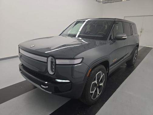 El Cap Granite 2024 Rivian R1S Adventure Quad Motor Large Pack