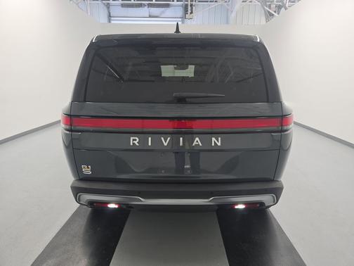 El Cap Granite 2024 Rivian R1S Adventure Quad Motor Large Pack