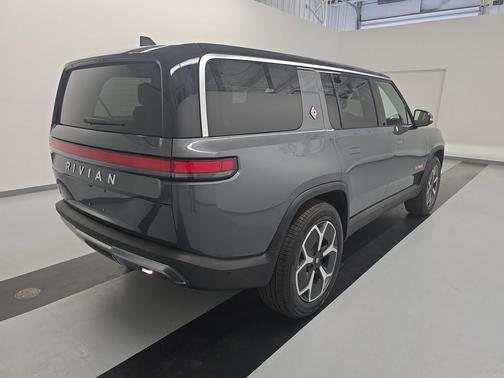 El Cap Granite 2024 Rivian R1S Adventure Quad Motor Large Pack