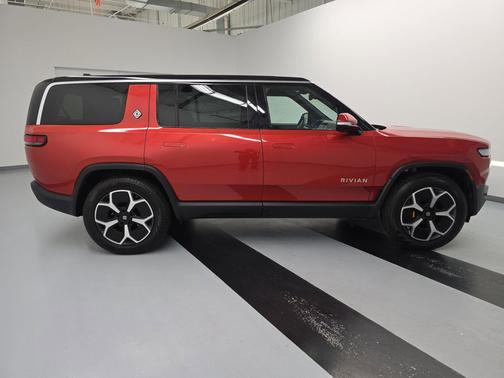 2023 Rivian R1S Launch Edition