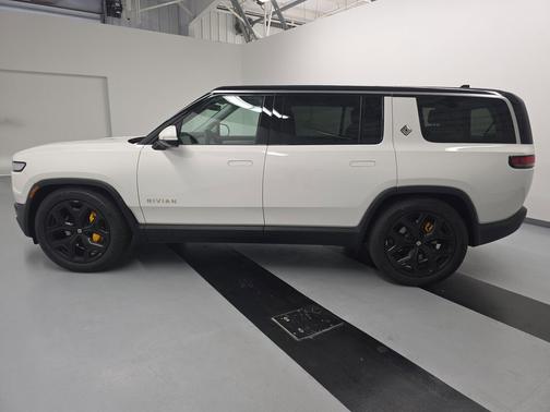 2024 Rivian R1S Adventure Quad Motor Large Pack