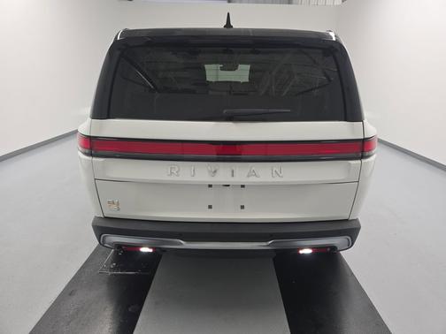 2024 Rivian R1S Adventure Quad Motor Large Pack