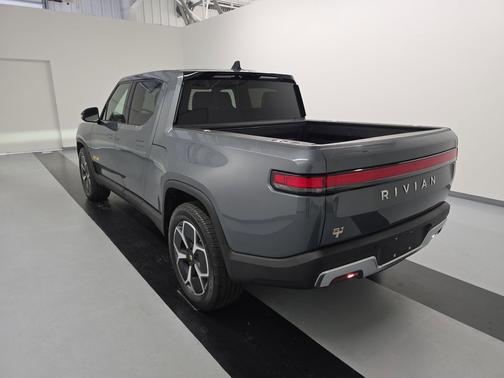 2022 Rivian R1T Adventure