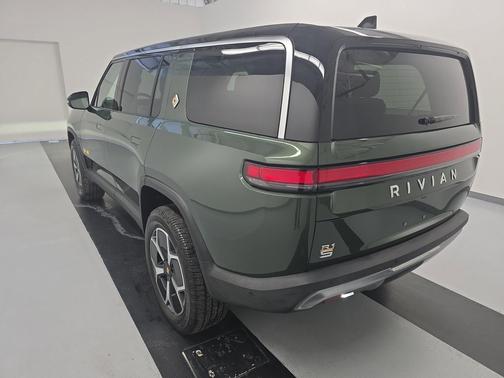 2023 Rivian R1S Adventure