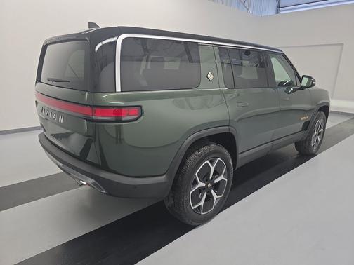 2023 Rivian R1S Adventure