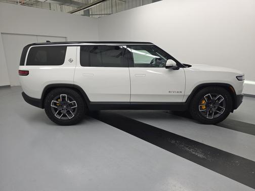 2024 Rivian R1S Adventure Quad Motor Large Pack